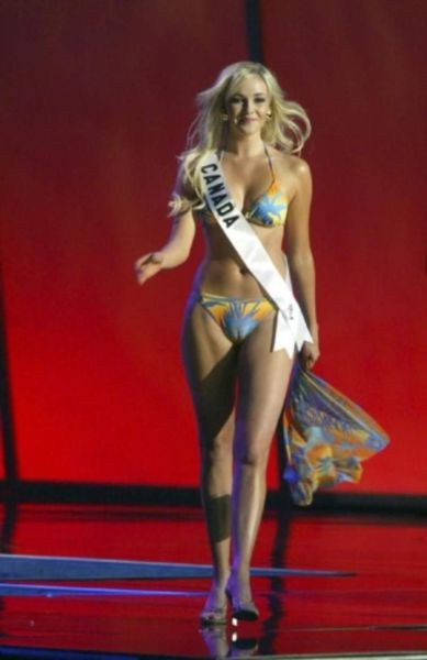 camel_toes_that_you_just_cant_help_but_look_at_640_09.jpg
