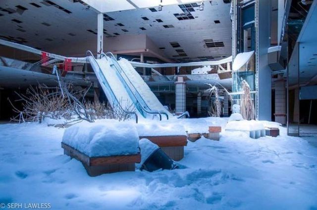 A Neglected Mall That Has Been Lost in Time