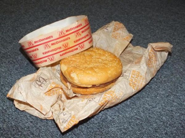 A McDonald’s Cheeseburger after 20 Years