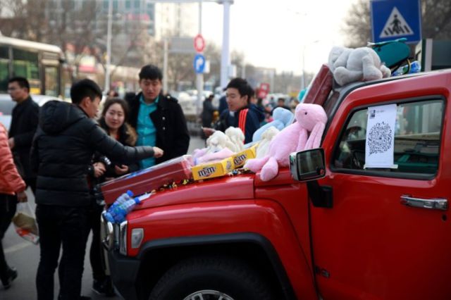 A Day in the Life of Chinese Street Vendors