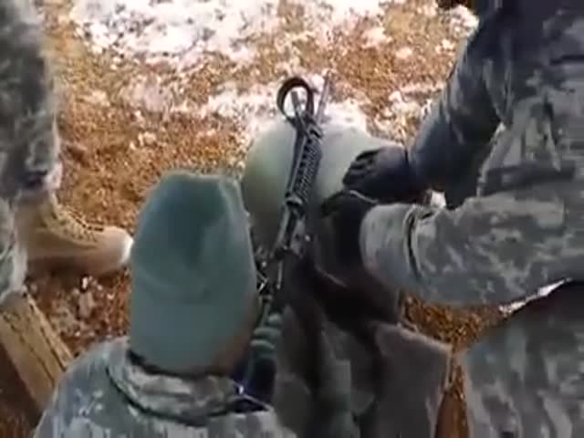 Army Private Can't Figure Out Why His Gun Won't Fire  (VIDEO)