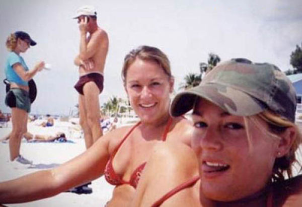 Weird Beachgoers That Will Totally Ruin Your Beach Day