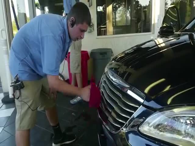 This Carwash Employs Mostly Persons with Autism and It Works Very Well  (VIDEO)