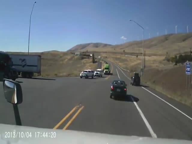 Truck Driver Should Have Paid More Attention  (VIDEO)