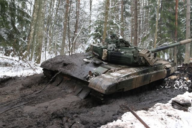 Mud Stops Polish Army Tanks in Their Tracks