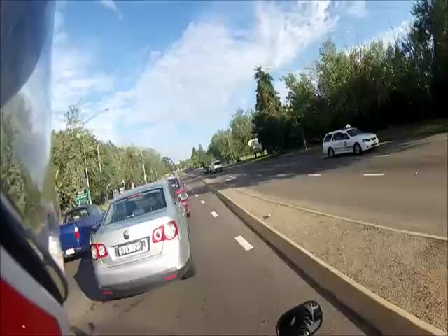 Aussie Motorcyclist Gets Rear-Ended, Takes It Pretty Well...  (VIDEO)