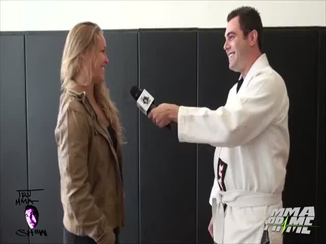 Don't Tell Ronda Rousey She Can't Beat a Man in a Fight  (VIDEO)