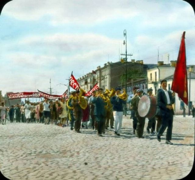 1930s Moscow Comes to Life in Color