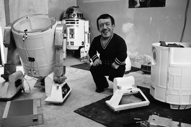 Old Set Photos Taken Behind-the-scenes of the Making of Star Wars