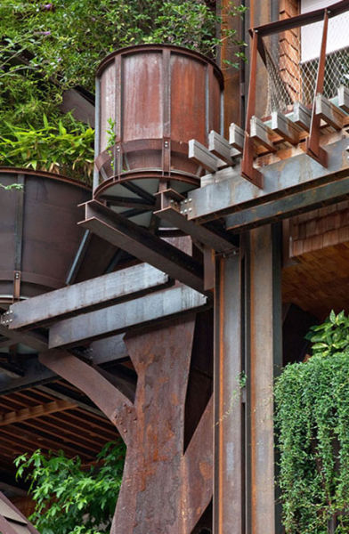 An Urban Treehouse That Is a Sanctuary in the City