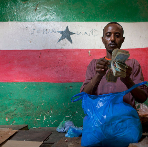 In Somaliland You Can Exchange Your Currency on the Streets