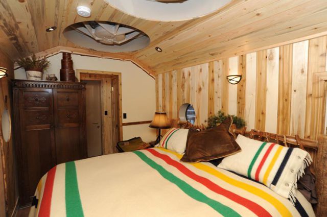 This Old Train Cabin Is Not What You Would Expect