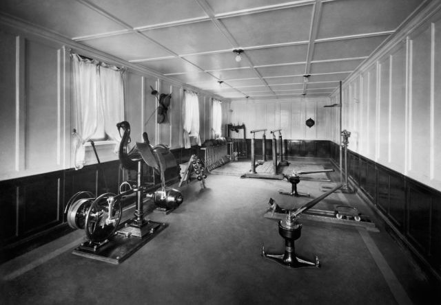 Vintage Black and White Photos of the Original Titanic Gym