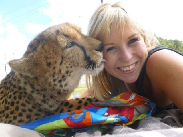 The Girl Who Is Friends with a Cheetah