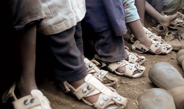 The Shoes That Can Grow with Your Own Feet