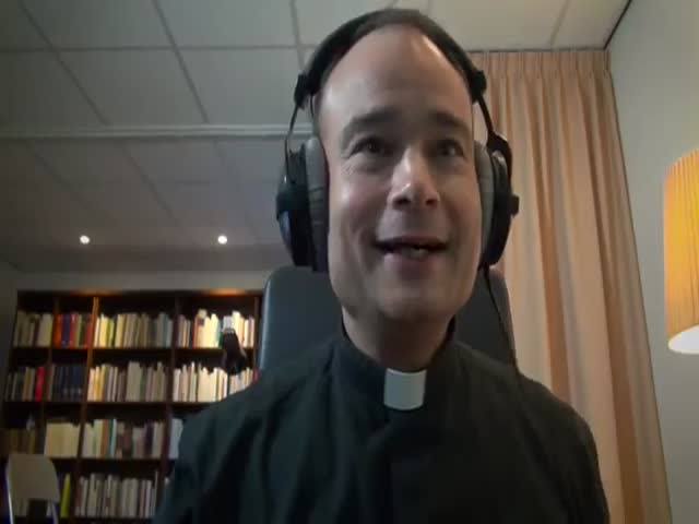 Priest's Amazing Reaction to Watching the Latest 'Star Wars' Trailer  (VIDEO)