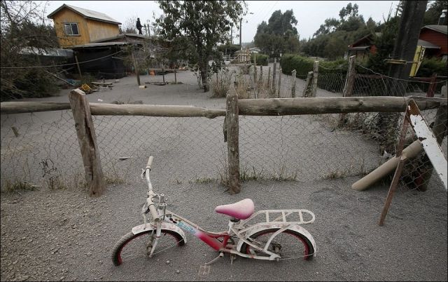 Stunning Pictures of the Volcano Eruption in Chile and Its Aftermath