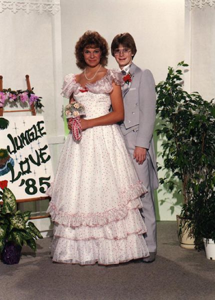 A Throwback to the 80s Proms That Will Make You Glad It’s Not You in the Pics