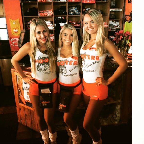 Hooters Have the Most Gorgeous Staff of Anywhere Ever (44 pics ...