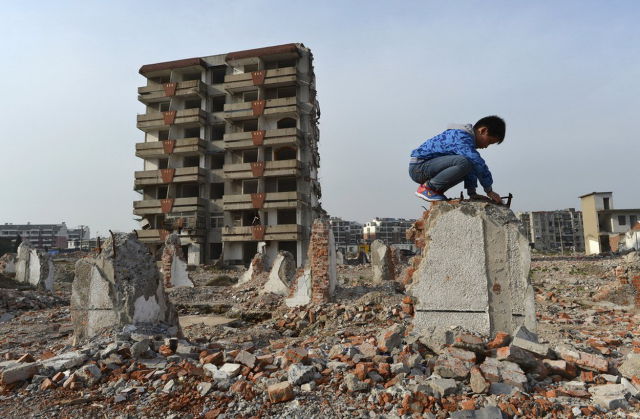 Candid Pics Capture A Normal Day in China