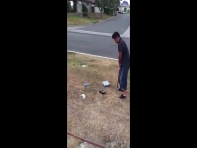 Father Makes Son Destroy His Xbox for Failing in School  (VIDEO)