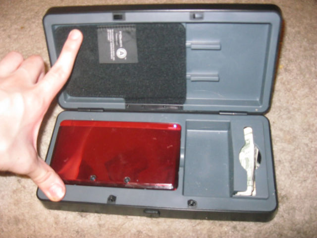 Guy Gets a Box Full of Fun When He Buys a Second Hand Nintendo 3DS Case