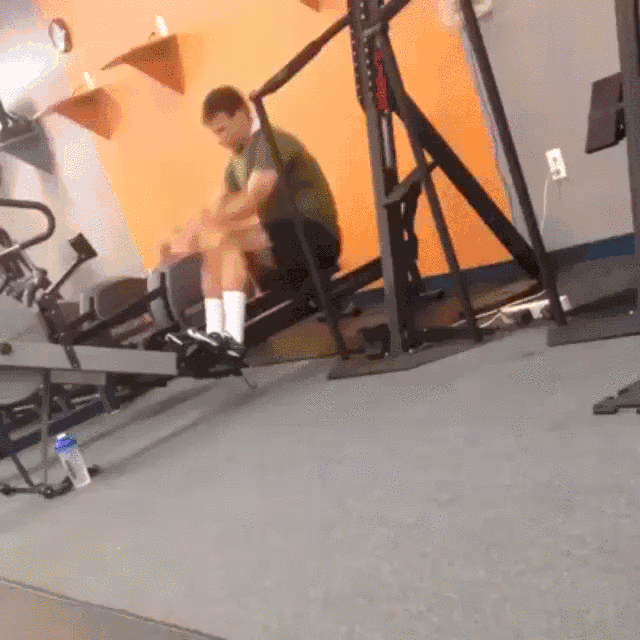 These People Need Lessons on What to Do at the Gym
