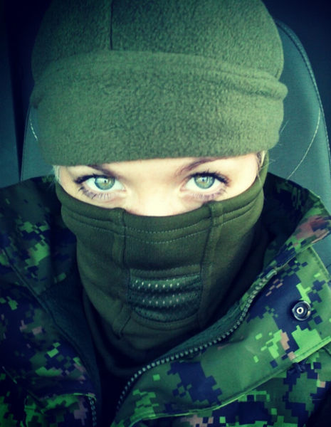 Gorgeous Army Girls Who Are Strong and Sexy in Combat Gear