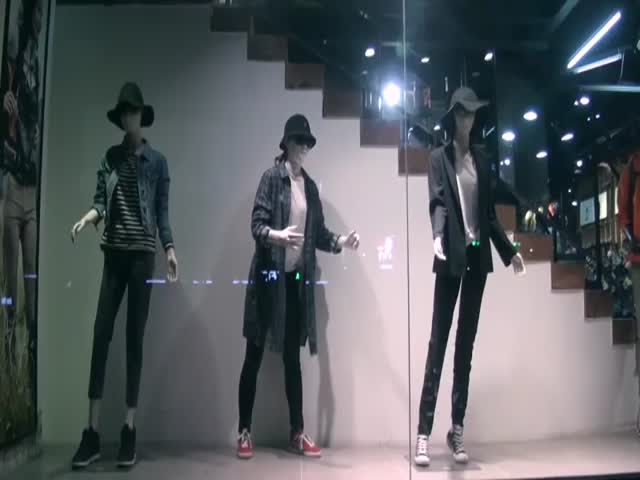 This Mannequin Can Bust Some Moves  (VIDEO)