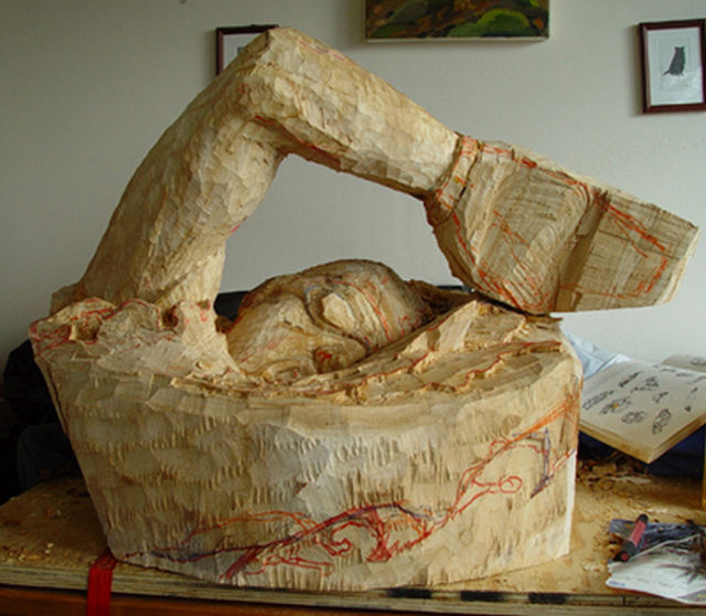 Sculptor Creates an Amazing Piece of Art Out of This Tree Trunk