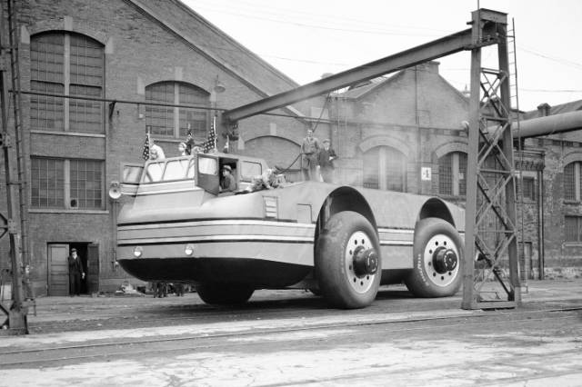 This Historic Antarctic Snow Cruiser Was a Giant Disaster