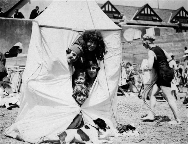 What a Day on the Beach Looked Like 100 Years Ago