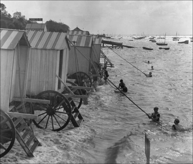 What a Day on the Beach Looked Like 100 Years Ago