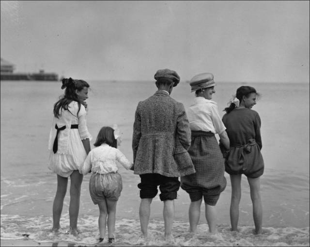 What a Day on the Beach Looked Like 100 Years Ago