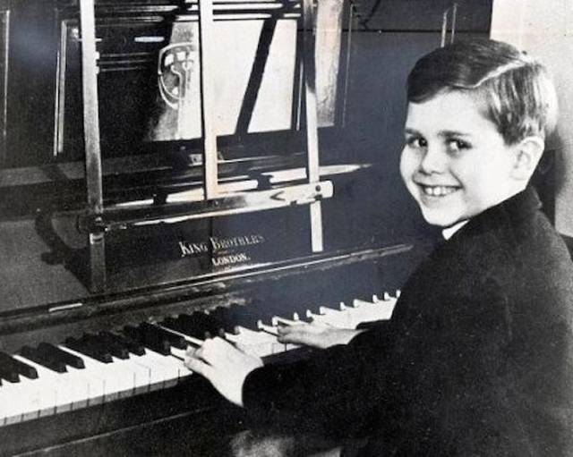 Candid Pics of Famous Musicians in Their Younger Years