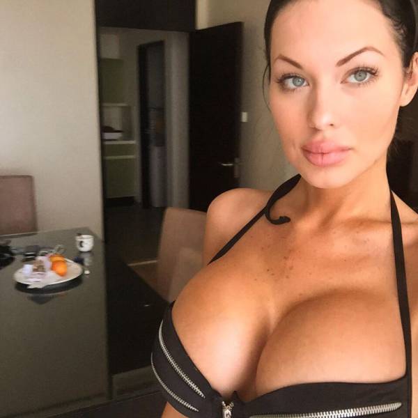 Angelina jolie look alike pornstar - Nude photos. 