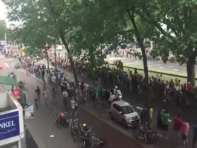 Bad Crash in The Tour de France in Rotterdam