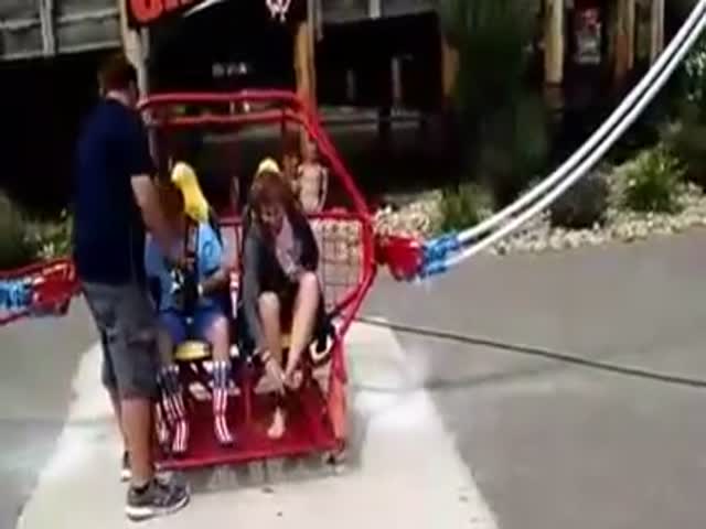 This Is Definitely Not How You Want a Theme Park Ride to Go