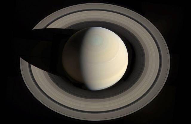 Spectacular Pics from NASA’s Cassini Spacecraft Show an Amazing View of Space