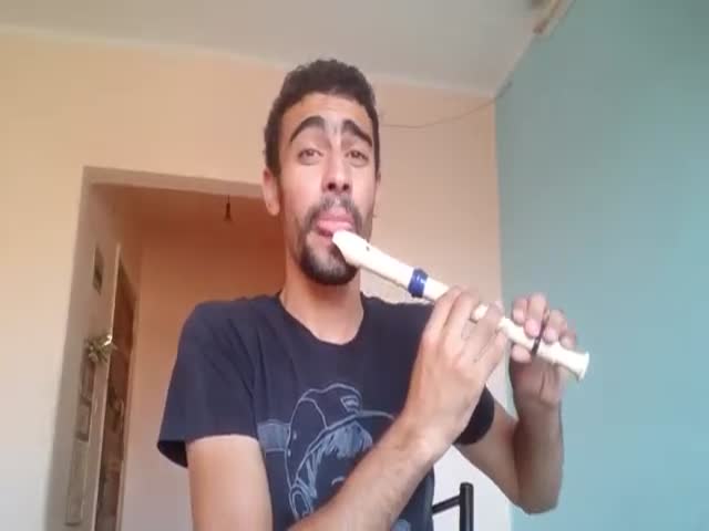 Dude Jams Out a Brilliant Beatbox Jam with a Recorder