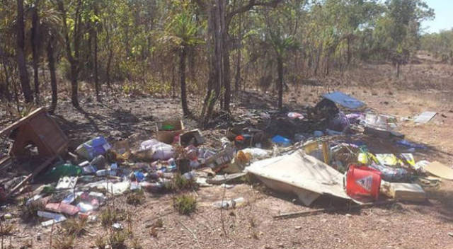 Illegal Trash Dumper Overlooks One Detail That Makes His Plan Backfire Completely