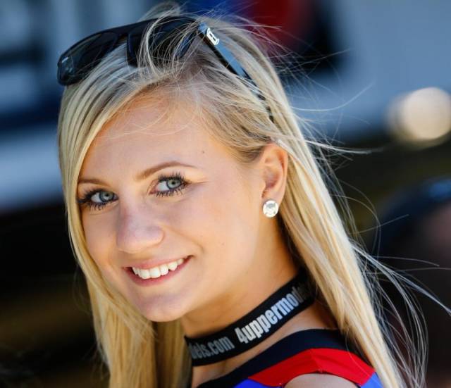 Sexy Race Girls Are The Best Part Of Motorsports 89 Pics 1905