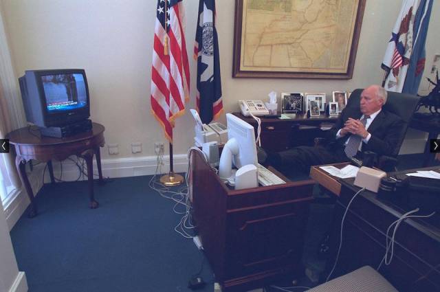 Revealing Photos of What Was Really Happening Inside the White House Following 9/11