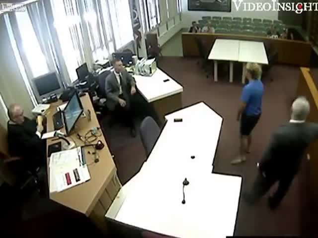 Walmart Shoplifter Makes a Rapid Escape from Ohio Courtroom