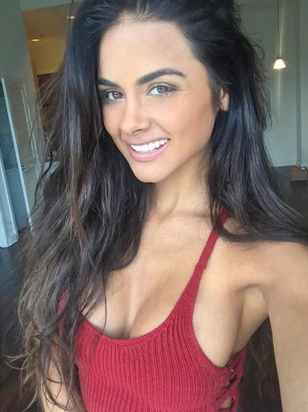 Boys Go Wild for Sideboobs Boys Go Wild for Sideboobs