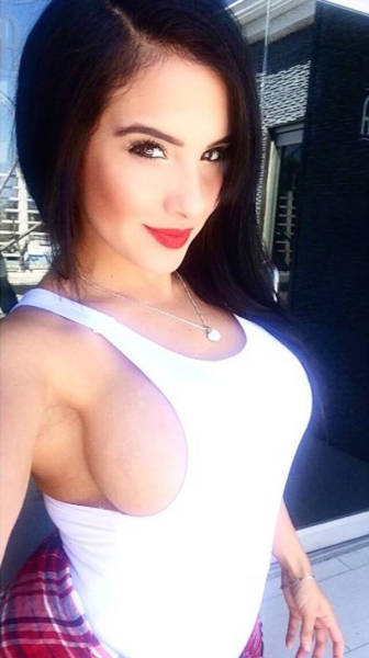 Boys Go Wild for Sideboobs Boys Go Wild for Sideboobs
