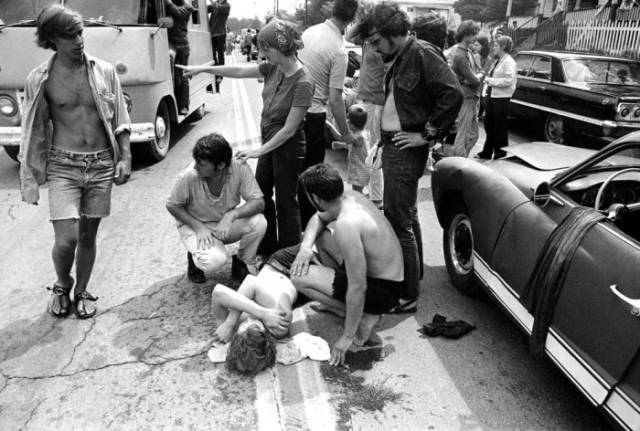 Rarely Seen Images of the Wacky Woodstock Festival