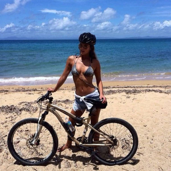 These Bike Riding Girls Will Put A Smile On Your Face 53 Pics