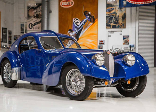 Stunning Classic Cars That Car Lovers Will Go Crazy about