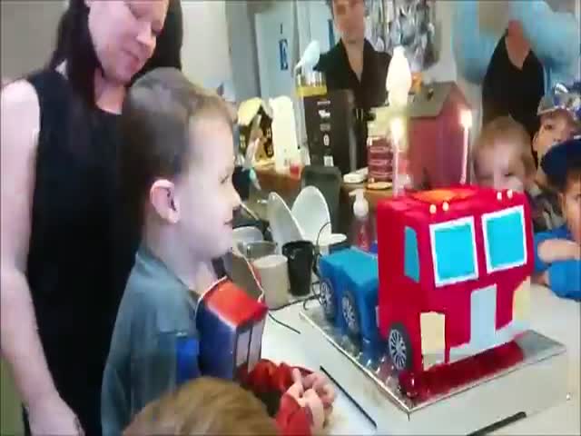 This Boy’s Birthday Cake Is Super Cool